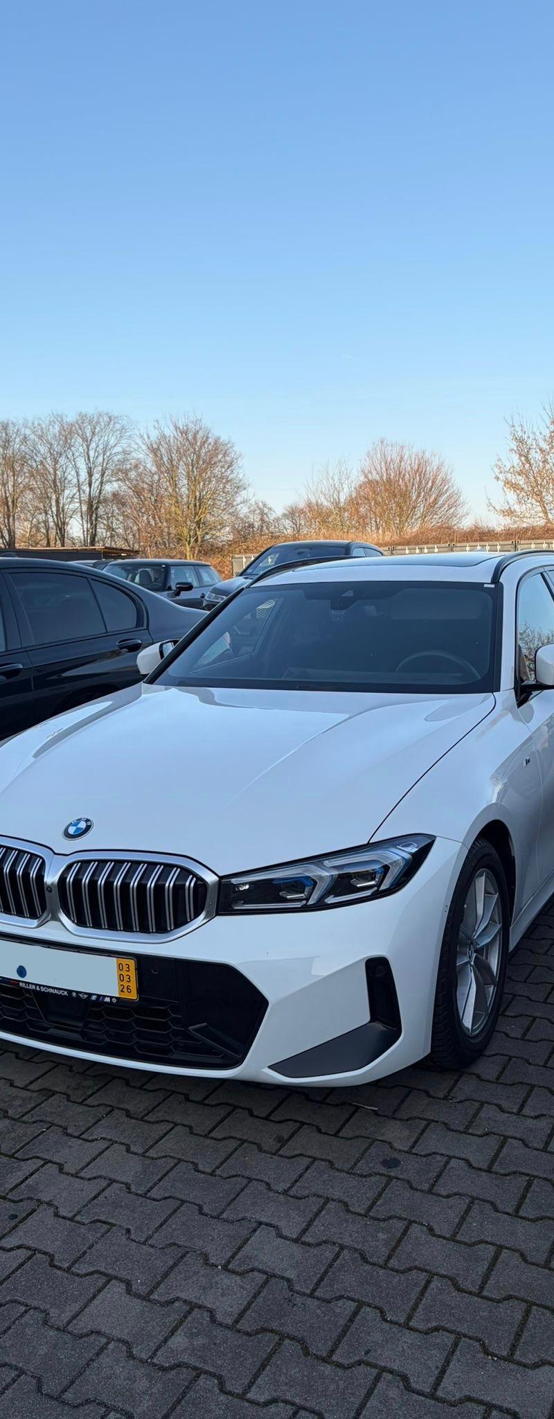 BMW 330i xDrive Touring